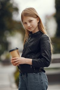 Девочка подросток. Беременная девочка